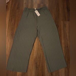 🌿 Wide Leg Green Pants!! 🍃🐸